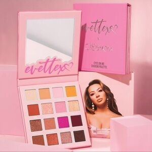 EVETTEXO eyes on me eyeshadow palette new
